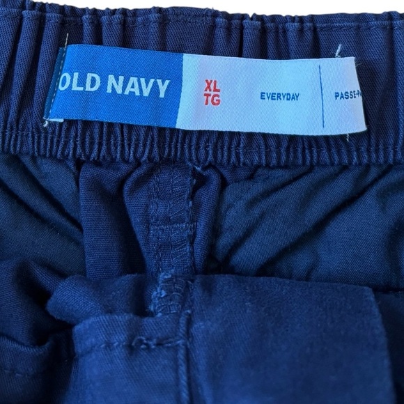 Old Navy, High-Waisted Everyday Shorts, Size XL, Navy - Picture 2 of 8